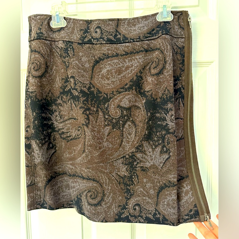 NWT Woman brand, paisley skirt, brown/black/gray, zipper design on side.